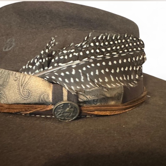 Elegant Brown Fedora Hat with Feather Accent - Picture 5 of 8